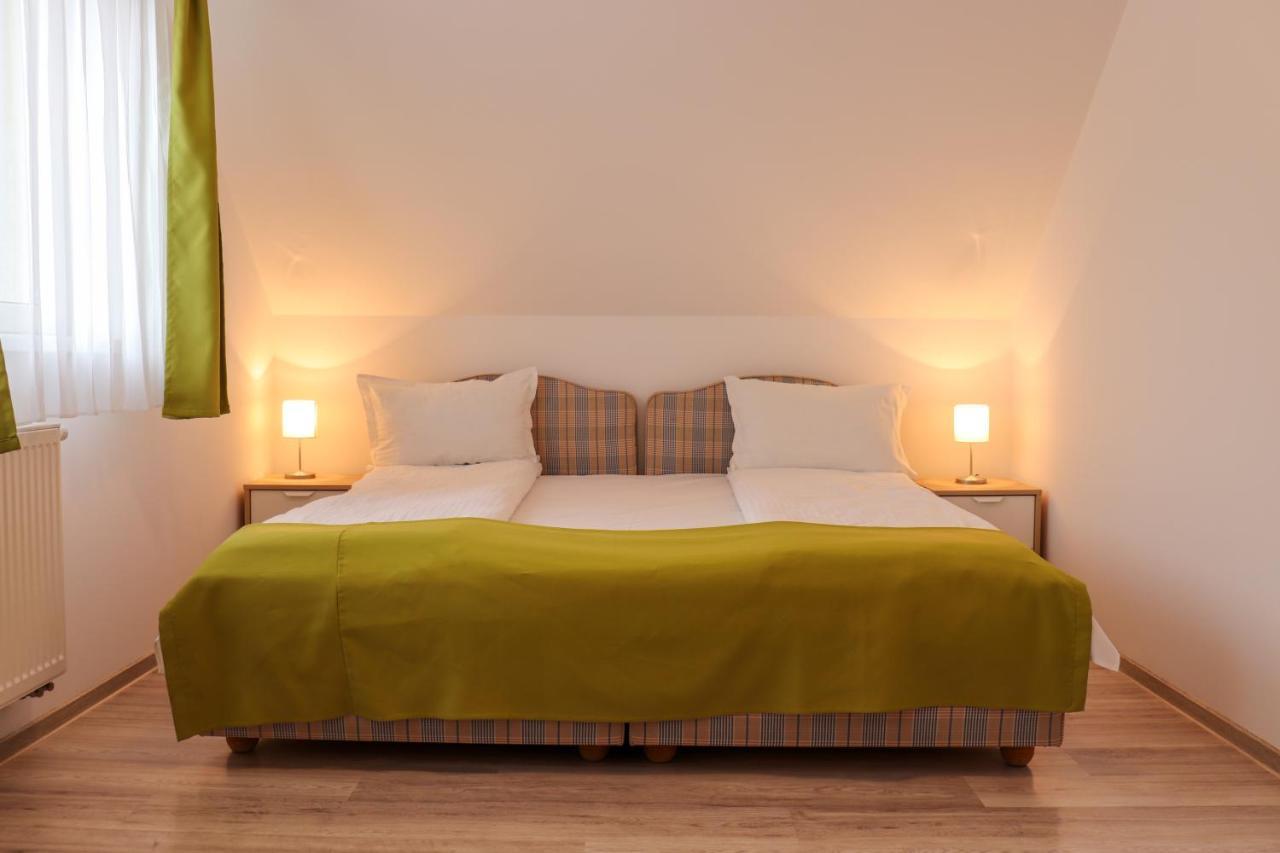 Apartamente Bucegi Rîşnov エクステリア 写真