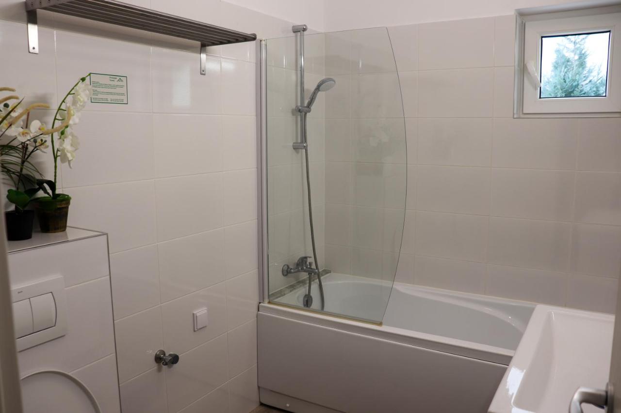 Apartamente Bucegi Rîşnov エクステリア 写真